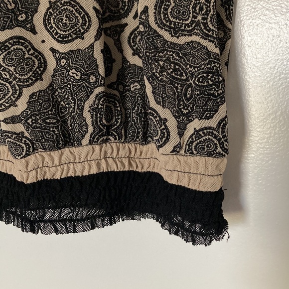 🛍️[DONATED] The Limited | Blouse tan black small lightweight printed - Picture 2 of 7